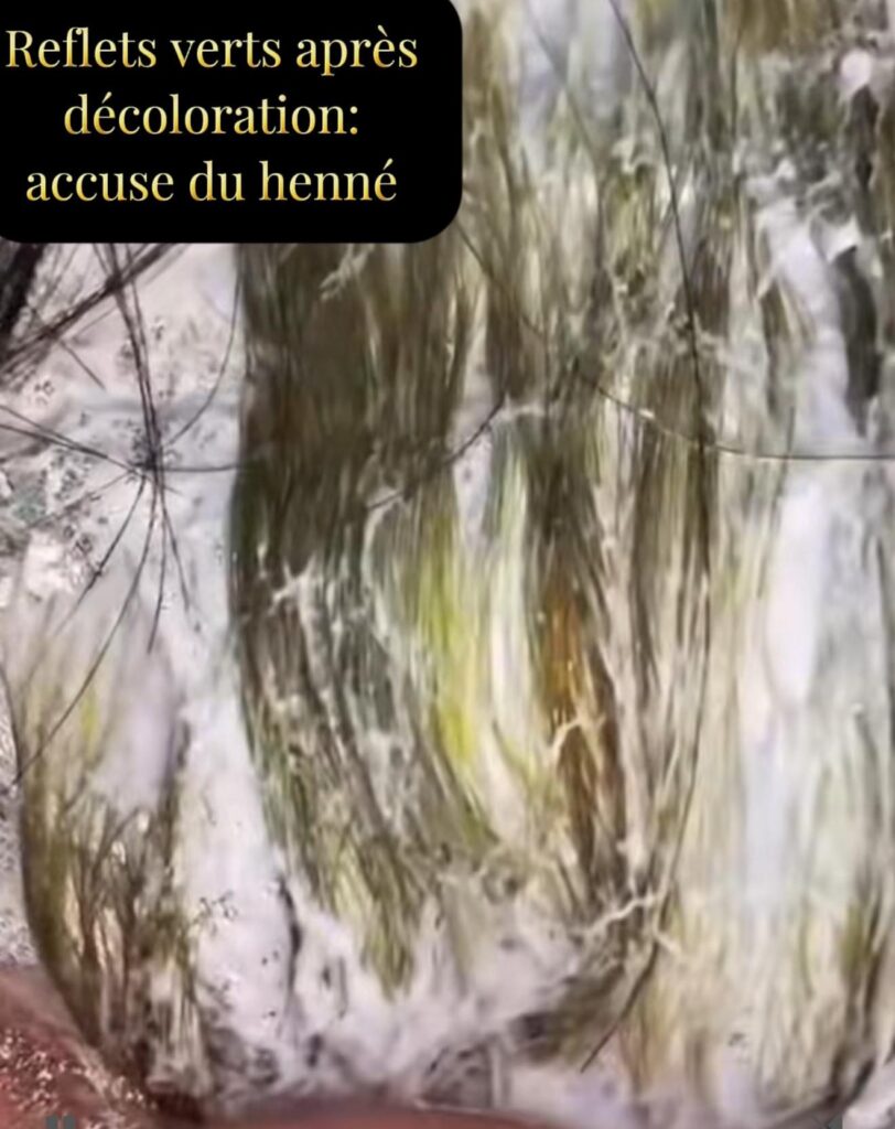meches vertes accuse du henné 